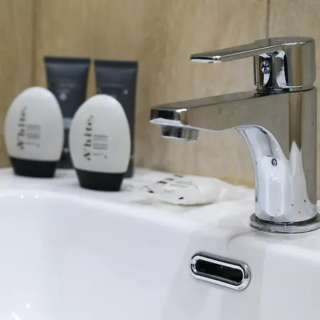 O Magenta Baylon B Pensión Roma