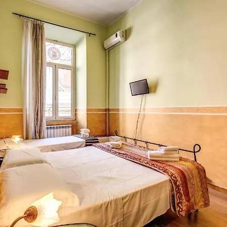 Pensión O Magenta Baylon B Roma