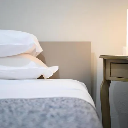 O Magenta Baylon B Pensión Roma