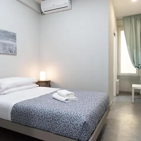 O Magenta Baylon B Pensión Roma