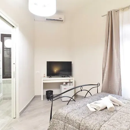 Pensión O Magenta Baylon B 4*