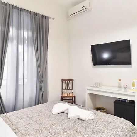 Pensión O Magenta Baylon B Roma